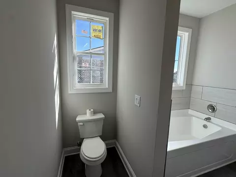 Bath - 2532 E Kensington Dr, Augusta, GA 30906 photo 2 of 4