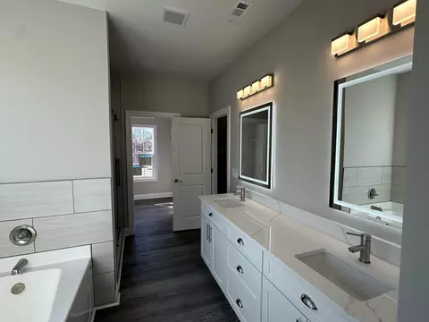 Bath - 2532 E Kensington Dr, Augusta, GA 30906 photo 3 of 4