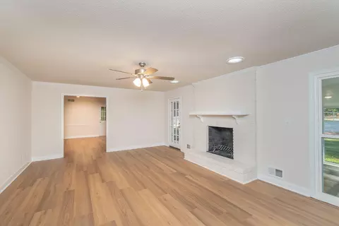 Living - 4403 Owens Rd, Evans, GA 30809 photo 6 of 7