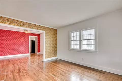 Living - 2440 Earl St, Augusta, GA 30904 photo 4 of 8