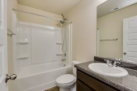 Bath - 4703 Southwind Rd, Evans, GA 30809 photo 3 of 3