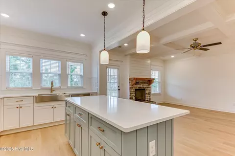 Kitchen - 617 Grosbeak Ln, Evans, GA 30809 photo 5 of 6