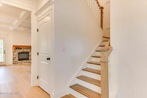 Entry Way - 617 Grosbeak Ln, Evans, GA 30809 photo 7 of 10