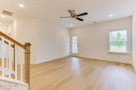 Living - 617 Grosbeak Ln, Evans, GA 30809 photo 5 of 5