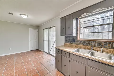 Kitchen - 3620 Sturnidae Dr, Augusta, GA 30906 photo 4 of 5