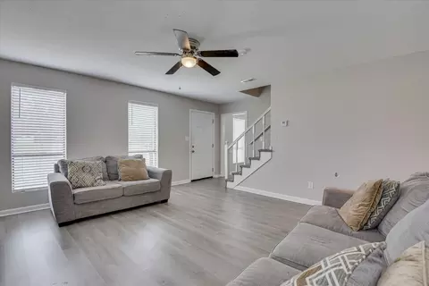 Living - 2904 Pleasant Ct, Augusta, GA 30907 photo 3 of 4