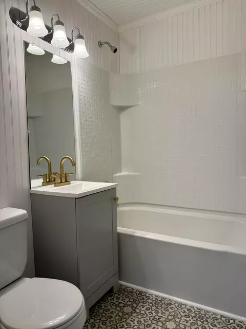 Bath - 609 Hillcrest Dr, Thomson, GA 30824 photo 1 of 1