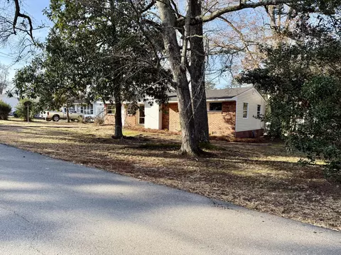 Exterior - 609 Hillcrest Dr, Thomson, GA 30824 photo 2 of 3
