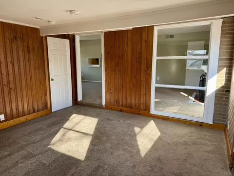 Living - 609 Hillcrest Dr, Thomson, GA 30824 photo 4 of 5