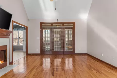 Living - 1217 Oakton Trl, Evans, GA 30809 photo 3 of 4