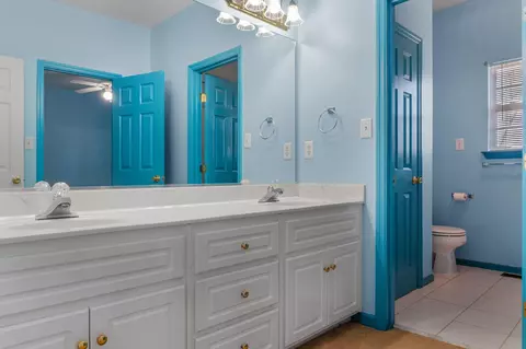 Bath - 1217 Oakton Trl, Evans, GA 30809 photo 6 of 8