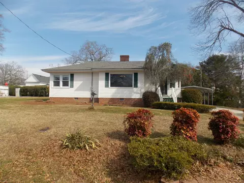 306 S Maple St, Mccormick, SC 29835