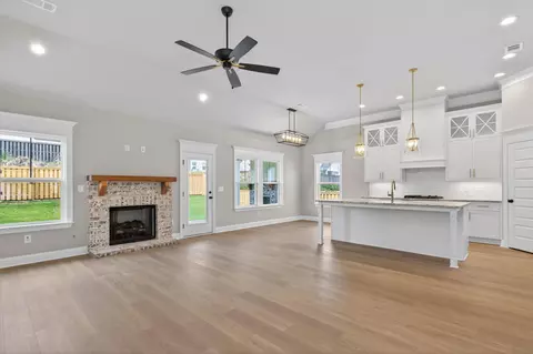 Living - 827 Sparrow Point Ave, Evans, GA 30809 photo 1 of 3