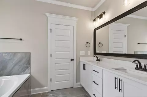 Bath - 827 Sparrow Point Ave, Evans, GA 30809 photo 3 of 5