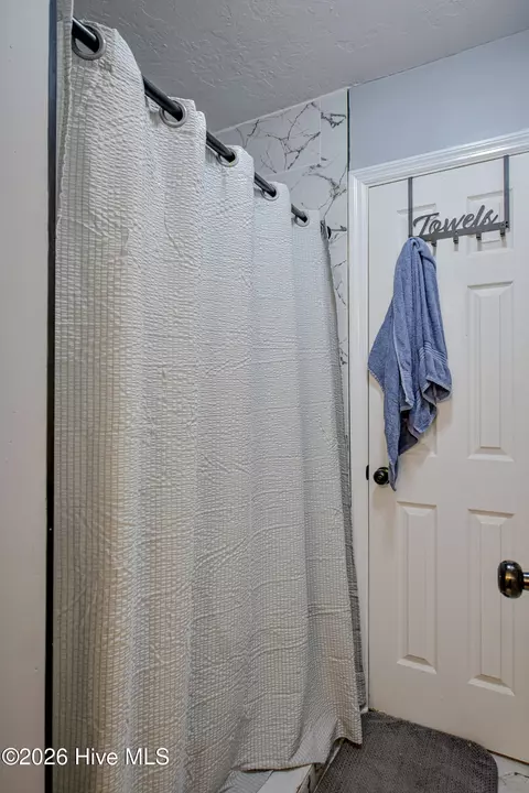Bath - 2217 Buckingham Dr, Augusta, GA 30906 photo 6 of 6