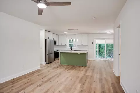 Living - 3003 Thomas Ln, Augusta, GA 30906 photo 1 of 2