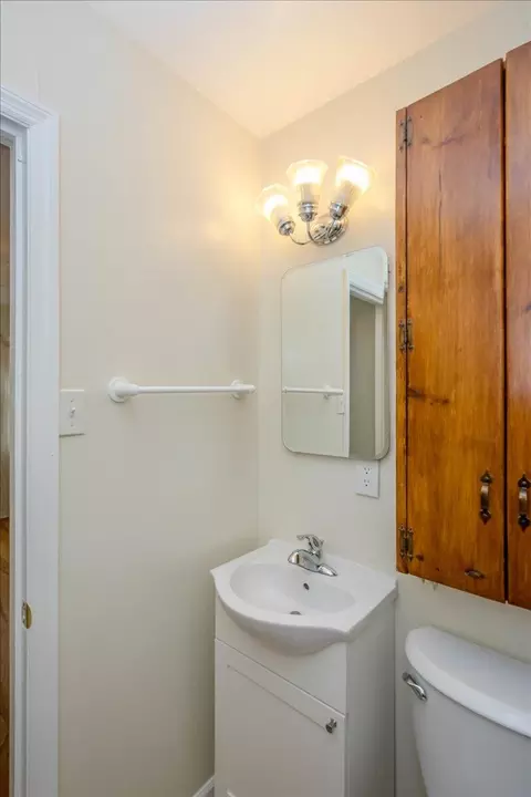 Bath - 2145 Hillsinger Rd, Augusta, GA 30904 photo 6 of 6