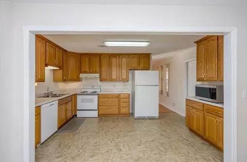 Kitchen - 2145 Hillsinger Rd, Augusta, GA 30904 photo 5 of 5