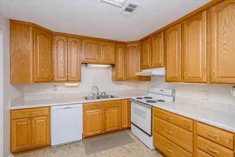 Kitchen - 2145 Hillsinger Rd, Augusta, GA 30904 photo 2 of 5