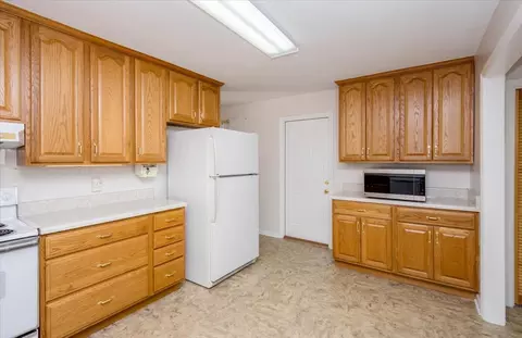 Kitchen - 2145 Hillsinger Rd, Augusta, GA 30904 photo 4 of 5