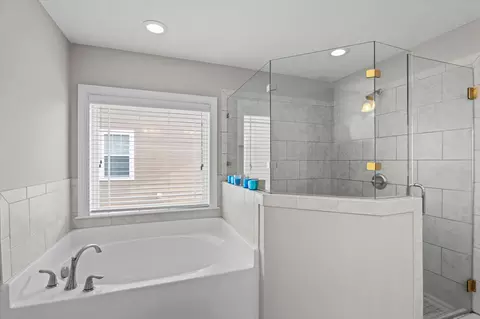 Bath - 7210 Hoffman Dr, Evans, GA 30809 photo 2 of 5