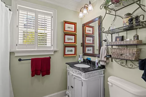 Bath - 219 White Oak St, Thomson, GA 30824 photo 3 of 7