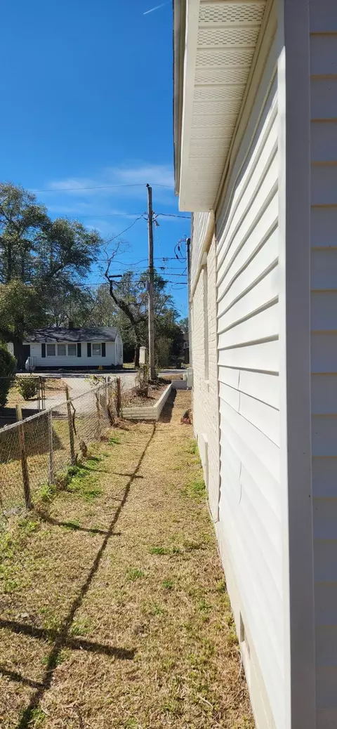 Exterior - 1612 Cornell Dr, Augusta, GA 30904 photo 4 of 10