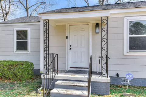 Exterior - 212 Barrow Dr, Augusta, GA 30906 photo 5 of 9