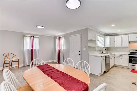 Dining - 212 Barrow Dr, Augusta, GA 30906 photo 2 of 3