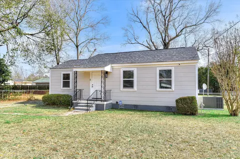 Exterior - 212 Barrow Dr, Augusta, GA 30906 photo 3 of 9