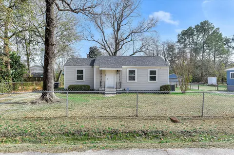 Exterior - 212 Barrow Dr, Augusta, GA 30906 photo 4 of 9
