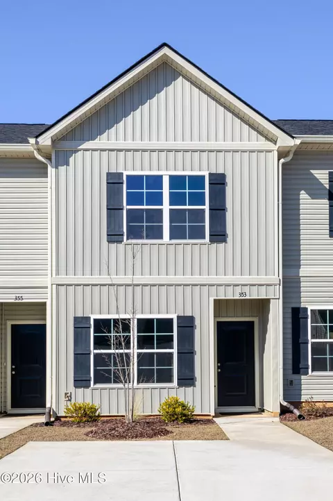 353 Bordeaux Dr, Thomson, GA 30824