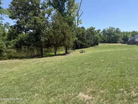 Exterior - 354 Bordeaux Dr, Thomson, GA 30824 photo 3 of 3