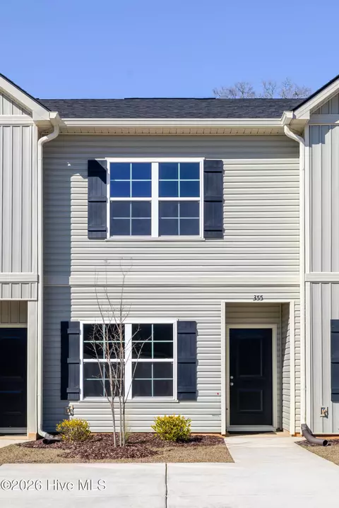 355 Bordeaux Dr, Thomson, GA 30824