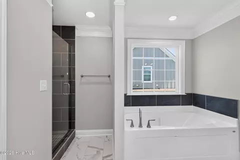 Bath - 449 Woodlawn St, Evans, GA 30809 photo 4 of 5