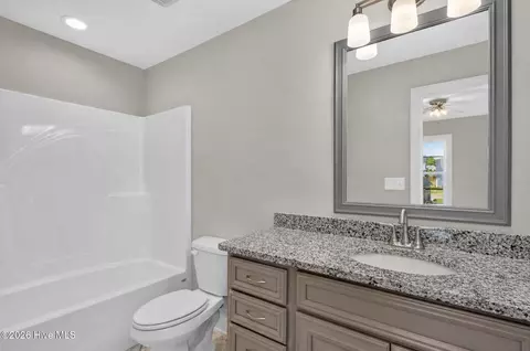Bath - 449 Woodlawn St, Evans, GA 30809 photo 5 of 5