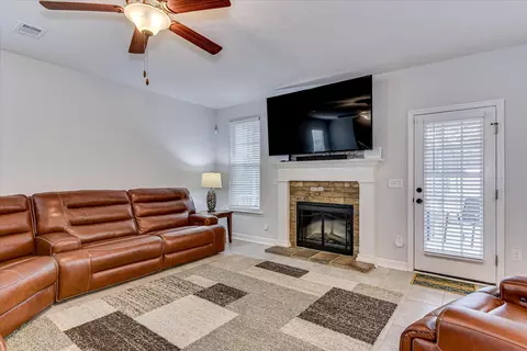 Living - 526 Jensen Ln, Augusta, GA 30909 photo 1 of 2