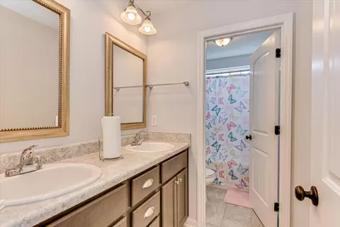 Bath - 526 Jensen Ln, Augusta, GA 30909 photo 4 of 4