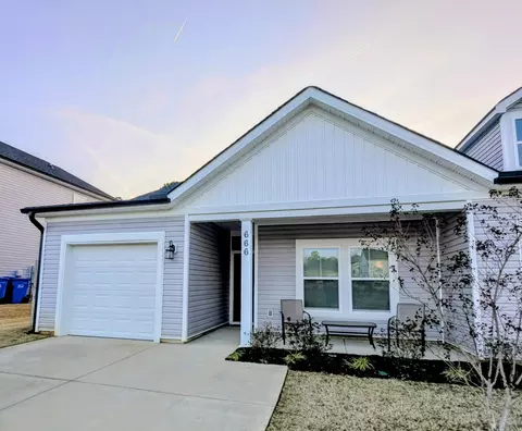 666 Hampton Dr, North Augusta, SC 29860