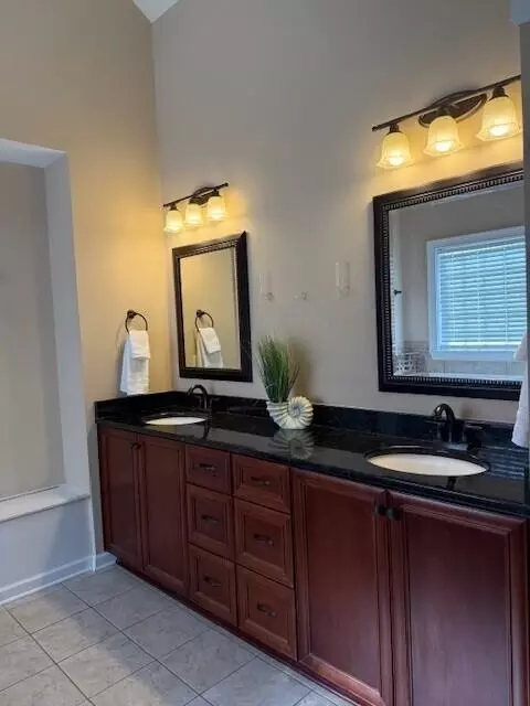 Bath - 5228 Windmill Pl, Evans, GA 30809 photo 3 of 7