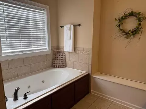 Bath - 5228 Windmill Pl, Evans, GA 30809 photo 5 of 7