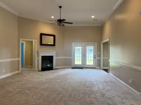 Living - 5228 Windmill Pl, Evans, GA 30809 photo 2 of 3