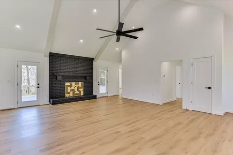 Living - 4626 Silver Lake Dr, Evans, GA 30809 photo 2 of 5