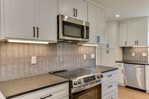 Kitchen - 4626 Silver Lake Dr, Evans, GA 30809 photo 4 of 6