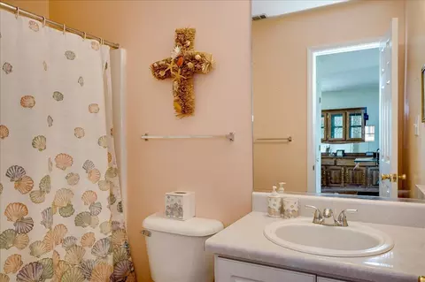 Bath - 2110 Oak Ridge Rd, Martinez, GA 30907 photo 2 of 2