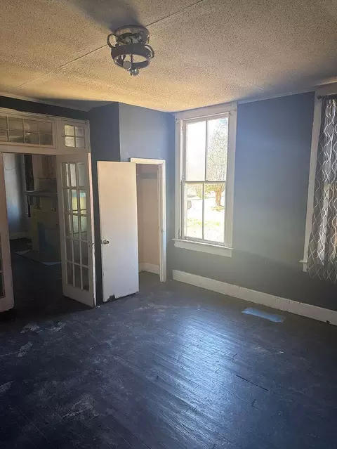 Living - 1707 Fenwick St, Augusta, GA 30904 photo 3 of 13