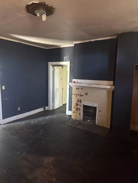 Living - 1707 Fenwick St, Augusta, GA 30904 photo 2 of 13