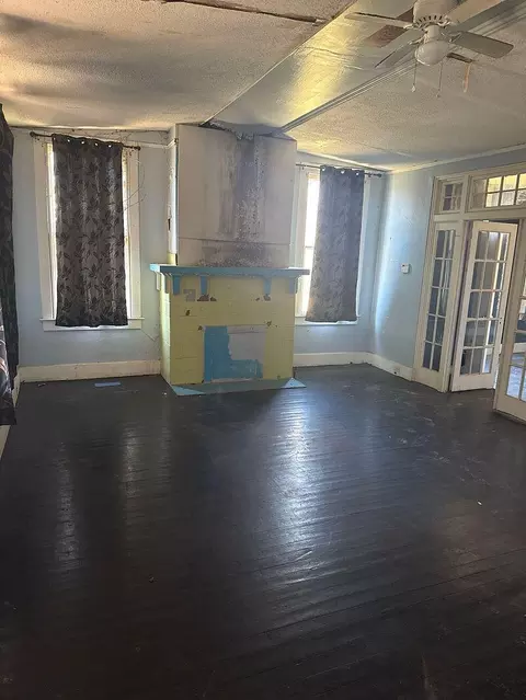 Living - 1707 Fenwick St, Augusta, GA 30904 photo 10 of 13