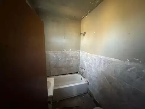Bath - 1707 Fenwick St, Augusta, GA 30904 photo 2 of 2