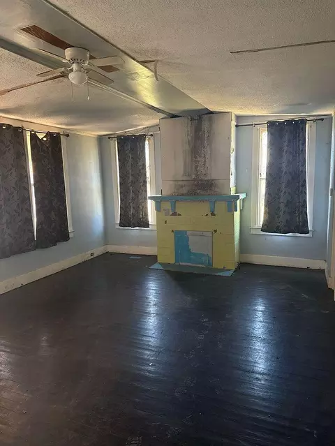 Living - 1707 Fenwick St, Augusta, GA 30904 photo 6 of 13